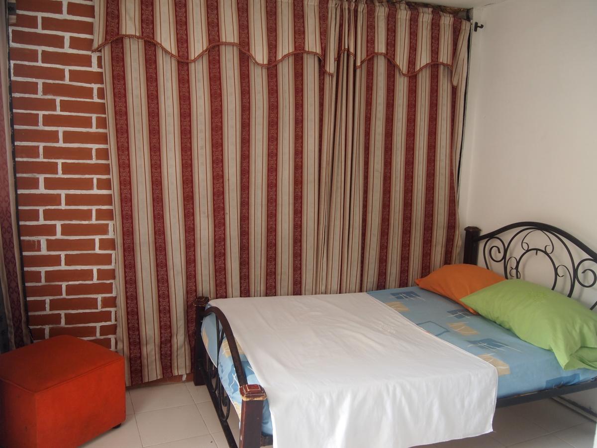 Hostal Casa Amarilla Cali Exteriör bild