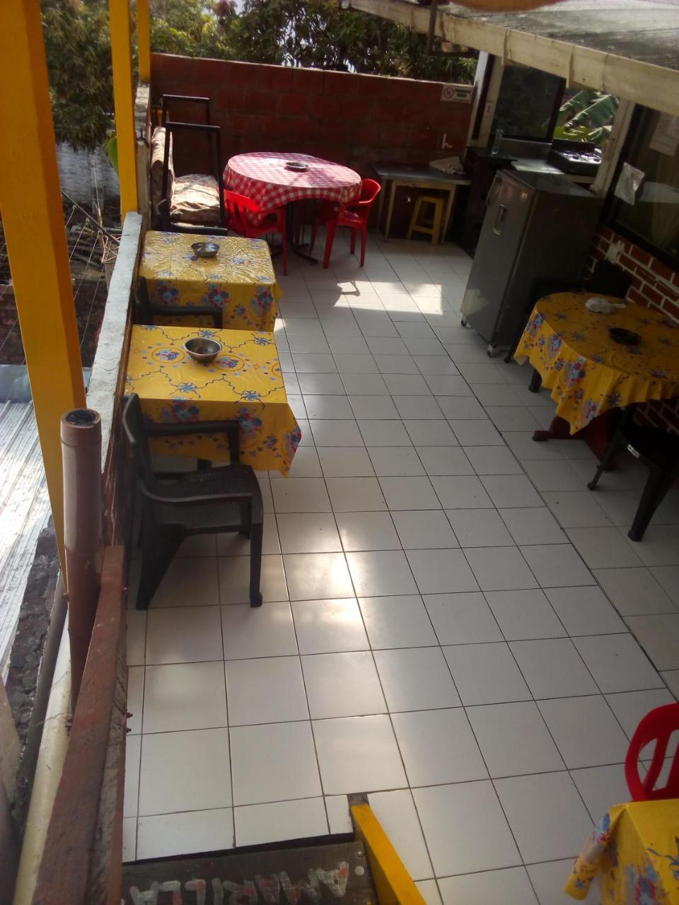 Hostal Casa Amarilla Cali Exteriör bild