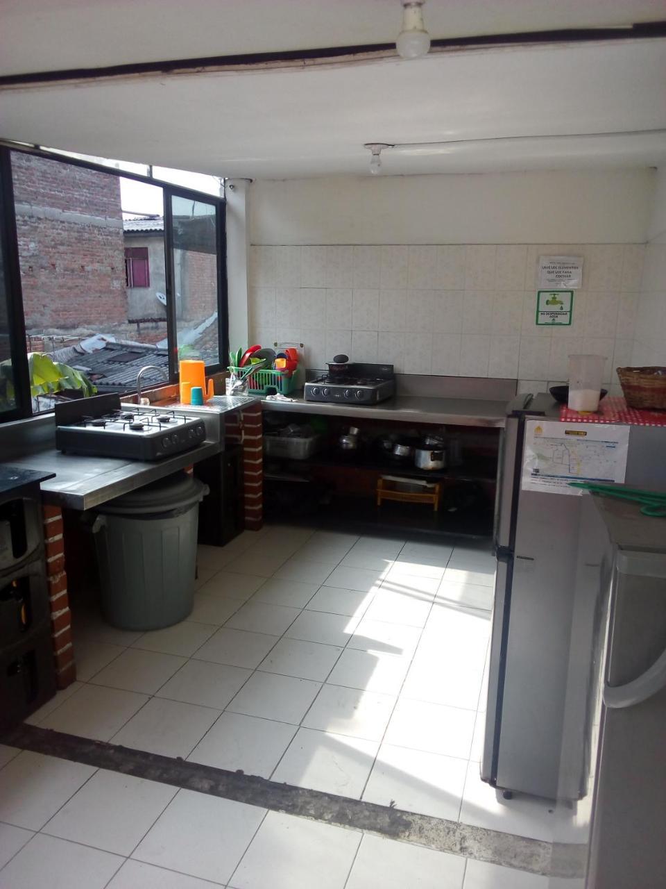 Hostal Casa Amarilla Cali Exteriör bild