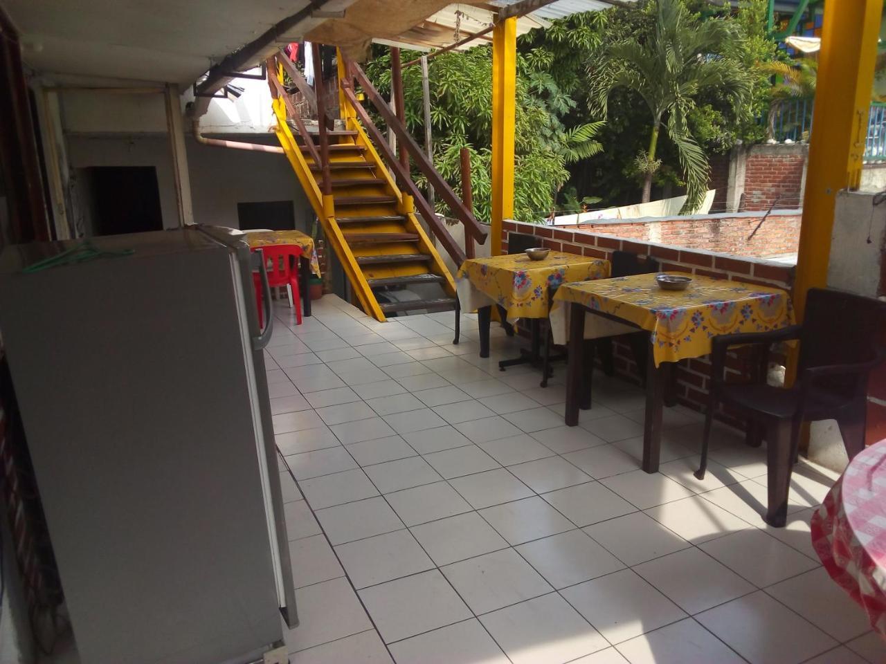 Hostal Casa Amarilla Cali Exteriör bild